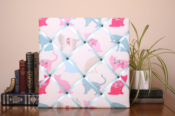 Turquoise Cats Noticeboard